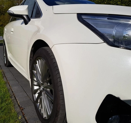Toyota Avensis cena 74900 przebieg: 125000, rok produkcji 2016 z Kraków małe 154